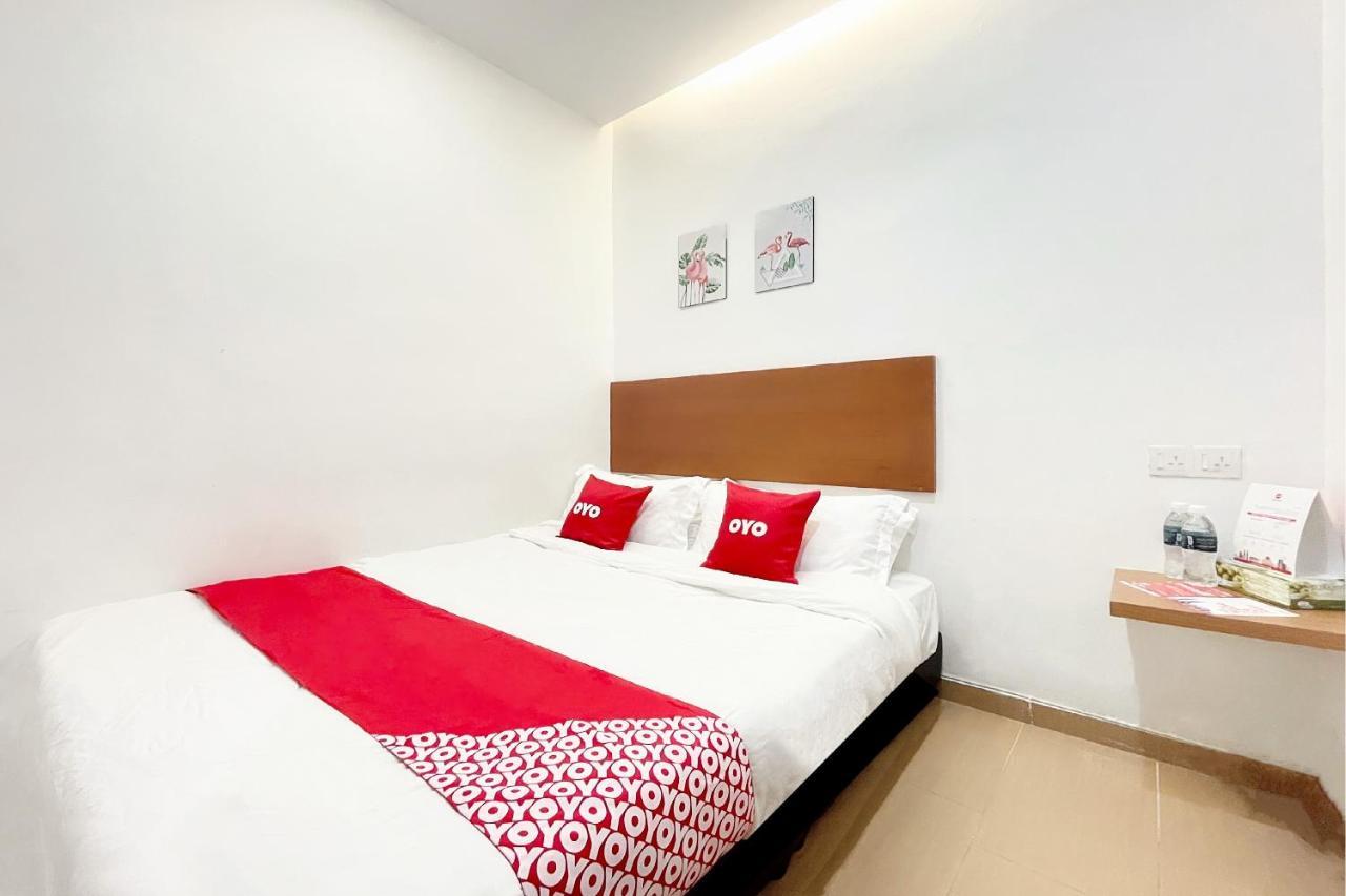 Oyo 90334 Mawlaya Hotel Bayan Lepas Zewnętrze zdjęcie