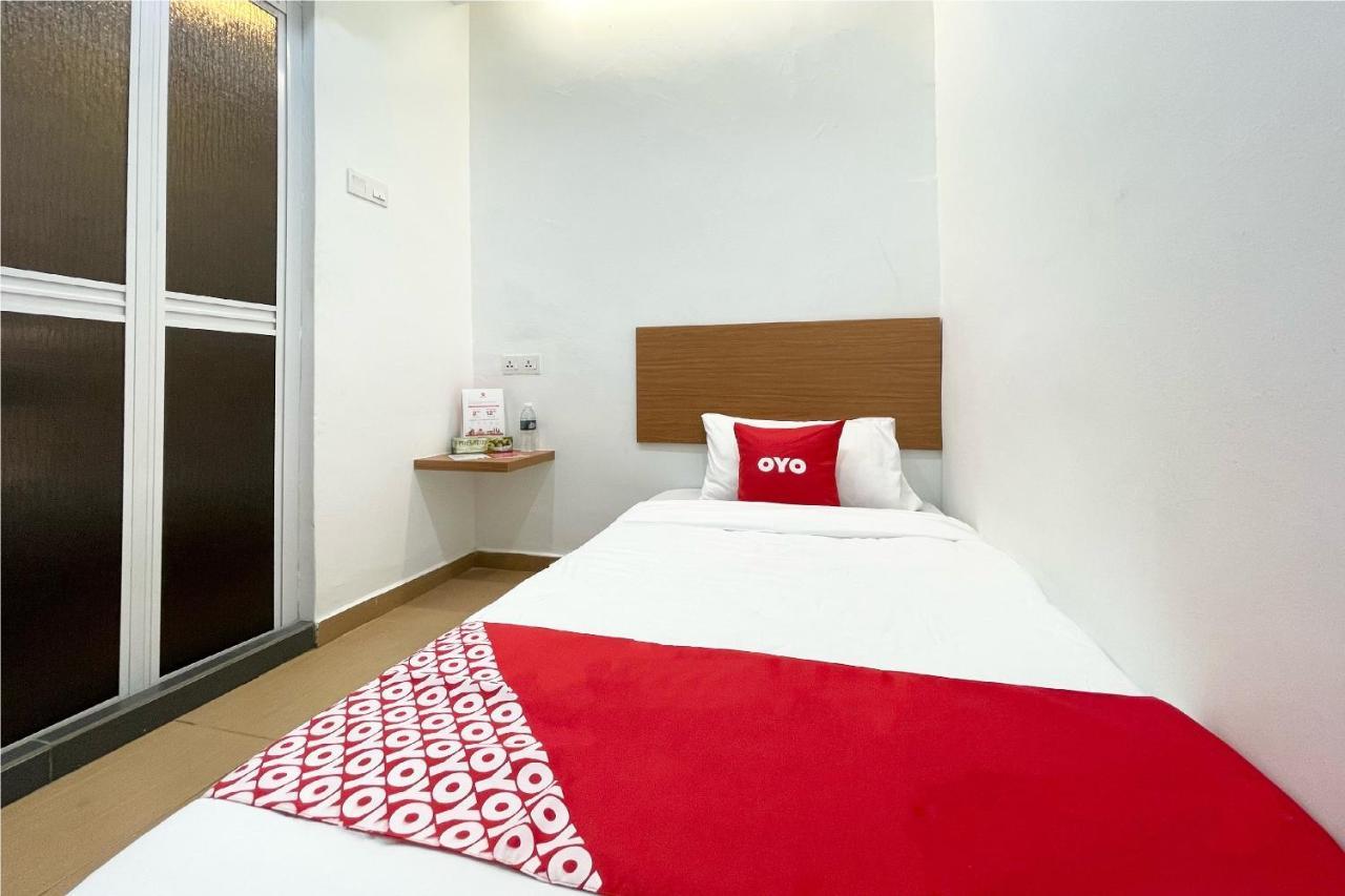 Oyo 90334 Mawlaya Hotel Bayan Lepas Zewnętrze zdjęcie