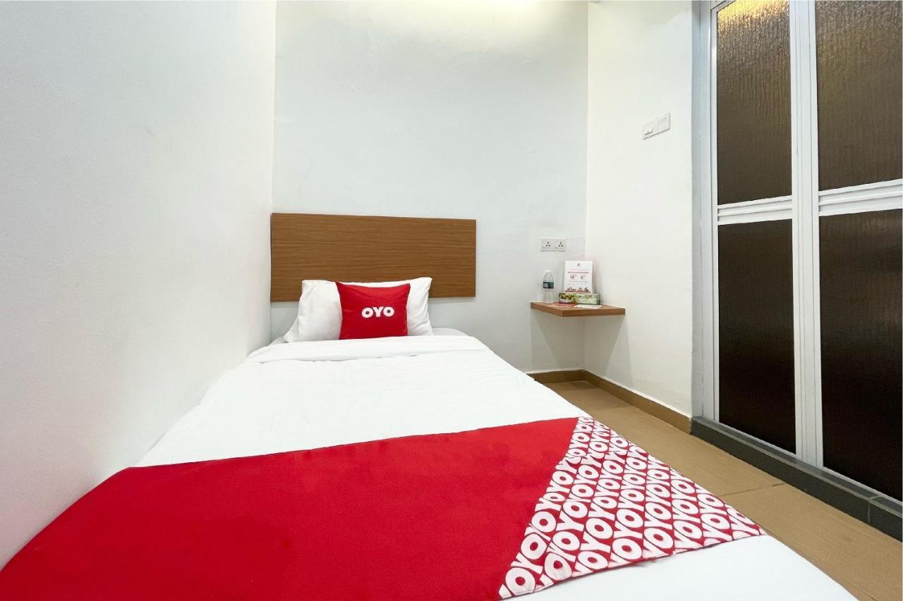 Oyo 90334 Mawlaya Hotel Bayan Lepas Zewnętrze zdjęcie