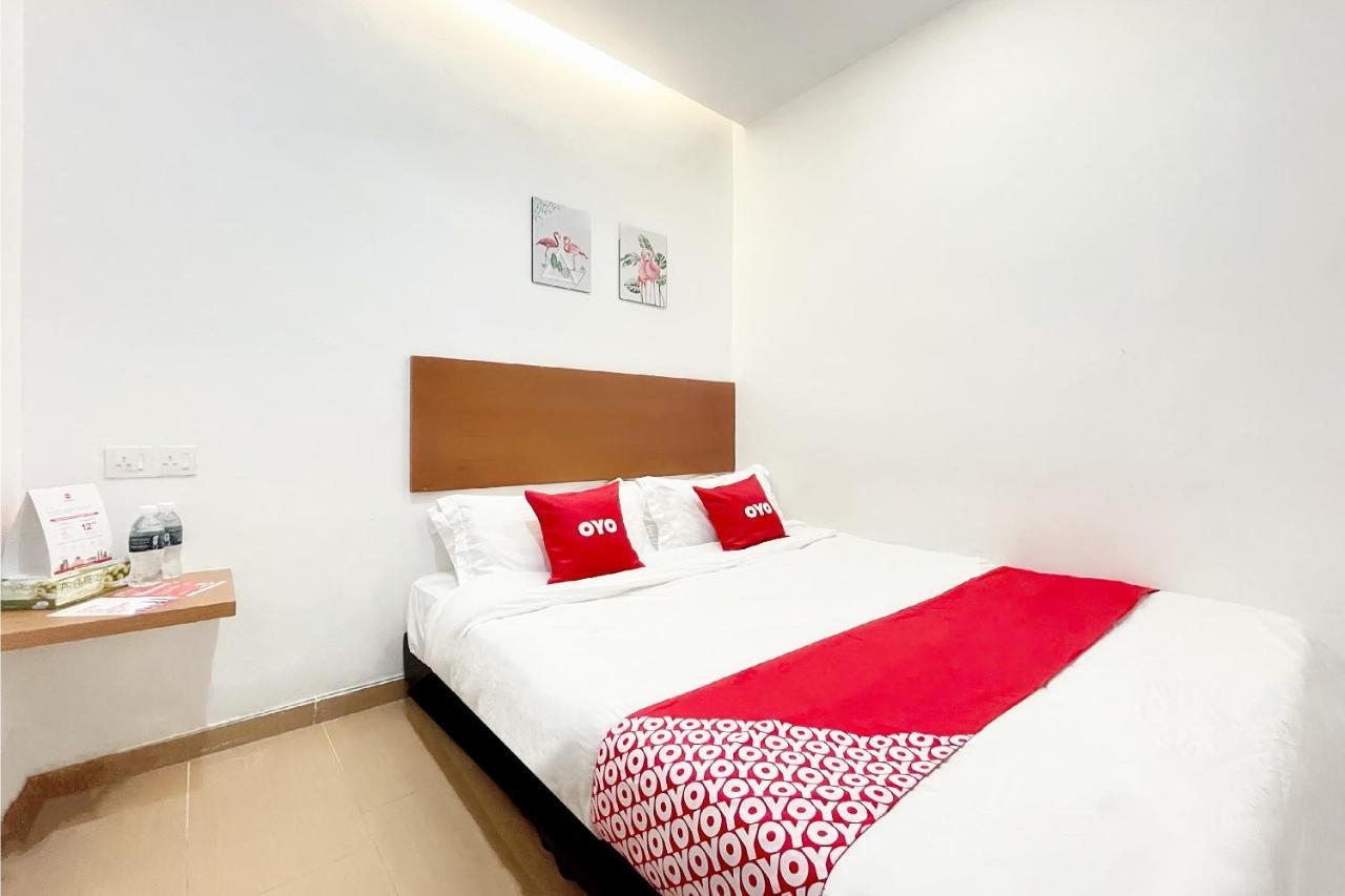 Oyo 90334 Mawlaya Hotel Bayan Lepas Zewnętrze zdjęcie